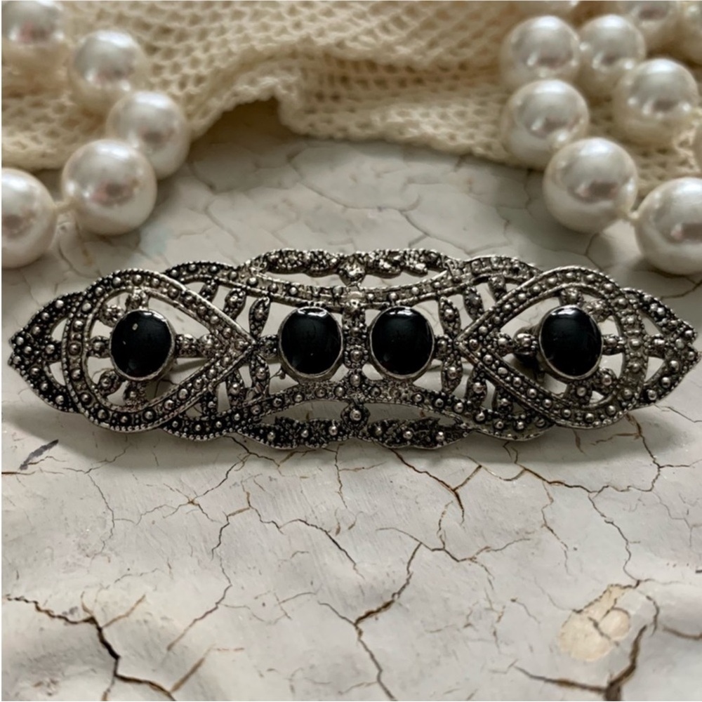 FREE WITH ANY PURCHASE -Vintage Victorian Style Decorative Bar Brooch